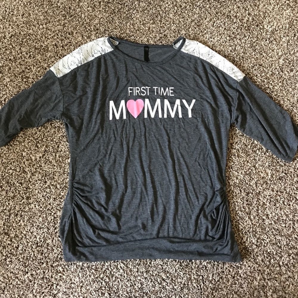 Maternity lace shirt